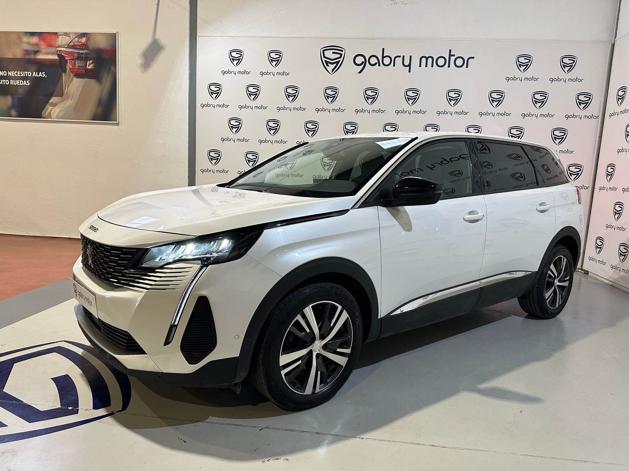 PEUGEOT 5008 1.5 BlueHDI ALLURE PACK